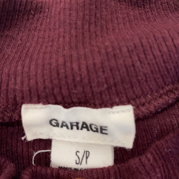 Maroon Sleeveless Turtleneck - Picture 2 of 2